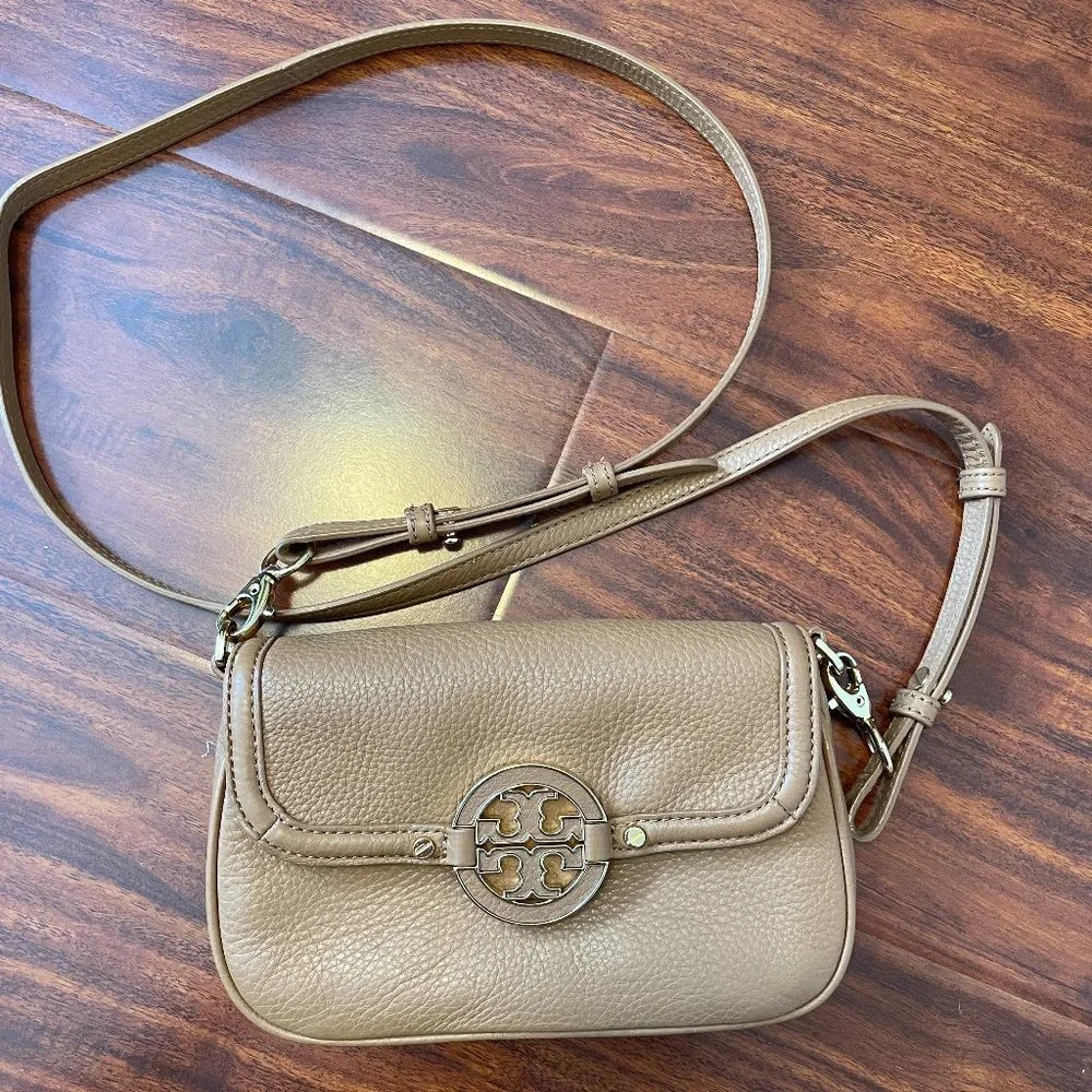 Tory Burch Amanda Tan Leather Crossbody Bag - Picture 1 of 4